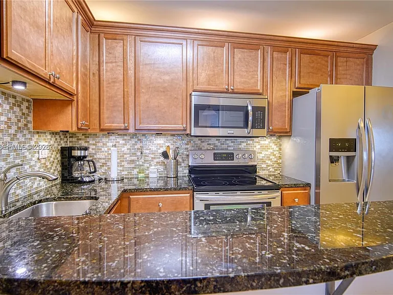 2900 Banyan St #408 — Photo 6