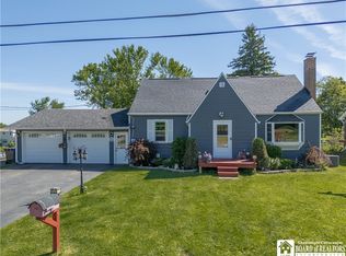 7 Bayview Ave, Silver Creek, NY 14136