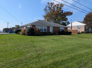 800 New School Ln, Dallastown, PA 17313