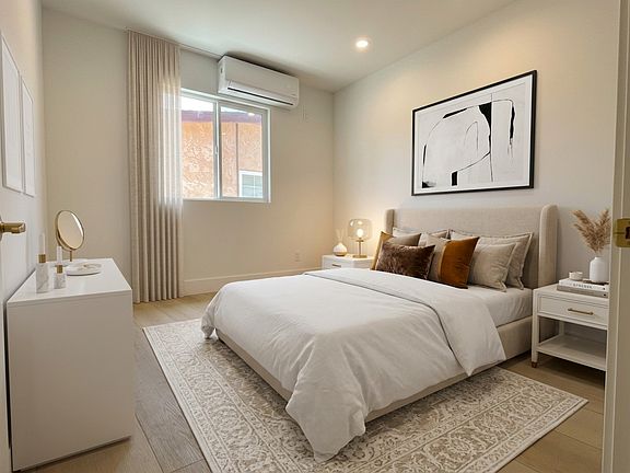 5th image of 7326 McLaren Ave #7230