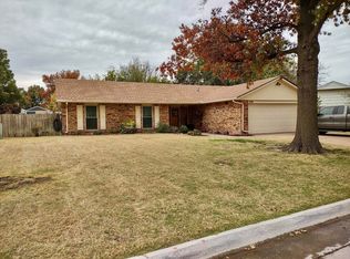 708 Canary Ln, Enid, OK 73703