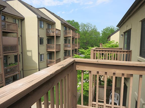 3rd image of 1002 Linden Ave Unit 304-1
