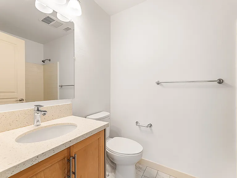 13439 Burbank Blvd — Photo 25