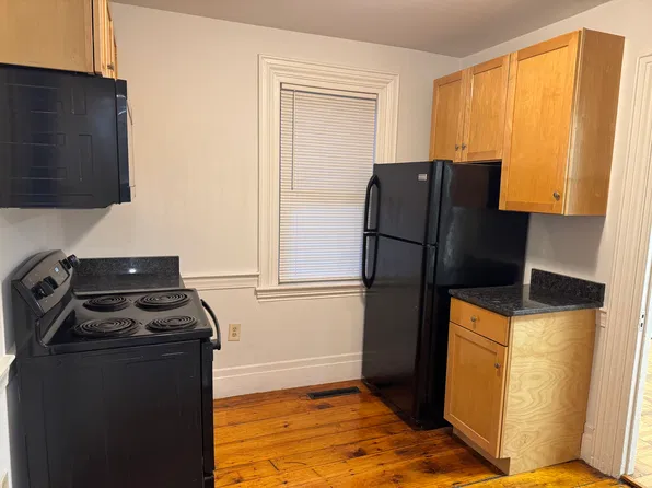 83 E Main St, Marlborough, MA