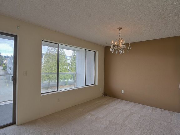 4th image of 23600 6th Ave S