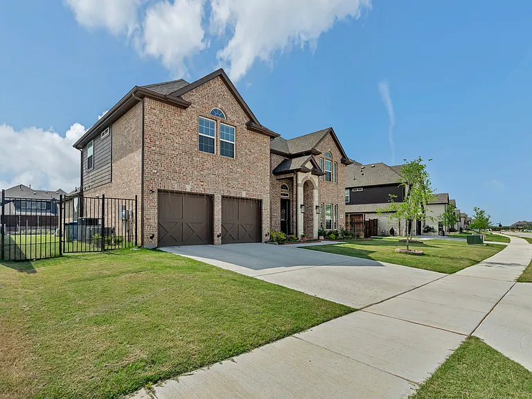 1064 Agape Dr — Photo 3
