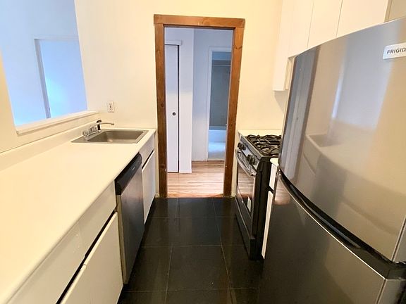5th image of 242 E 50th St APT 3D