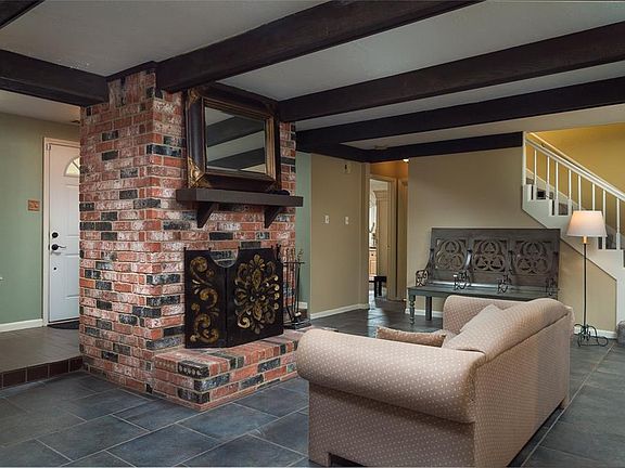 4th image of 11918 Cedarcliff Dr