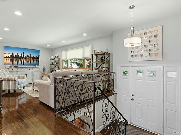 3rd image of 5 Pine Hill Lane