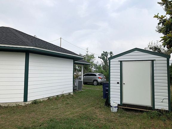 2nd image of 2803 E 3rd Ct