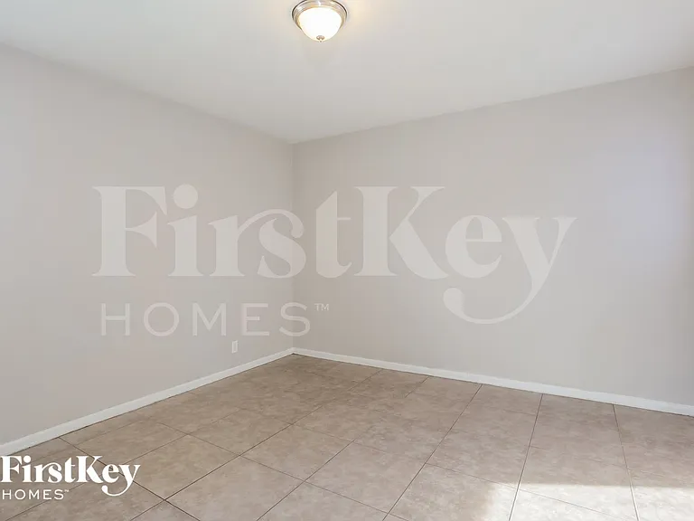 1701 Sweeney Ave — Photo 11
