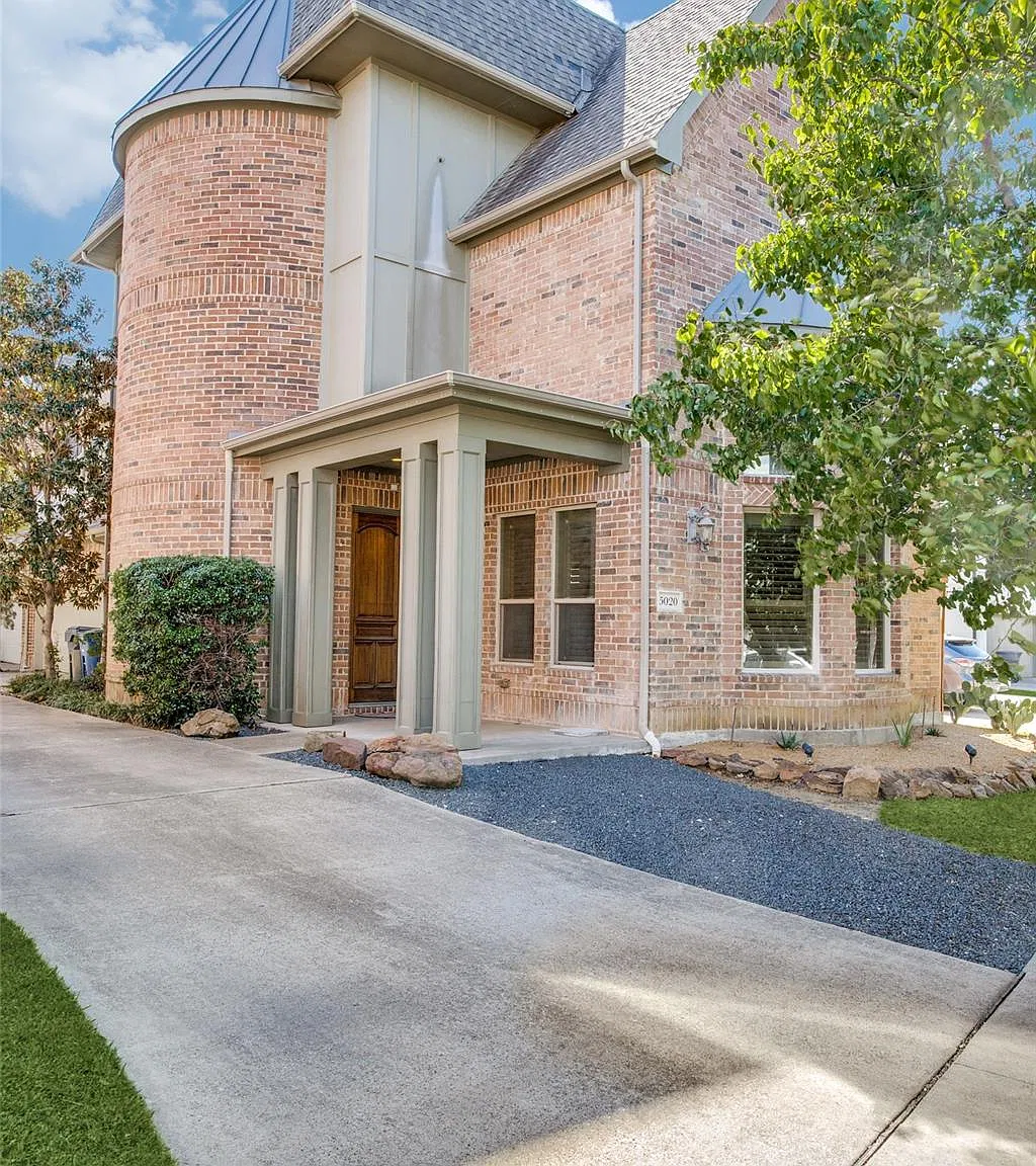3 bed, 2.5 bath, 2677 sqft, $5,000 — Photo 1