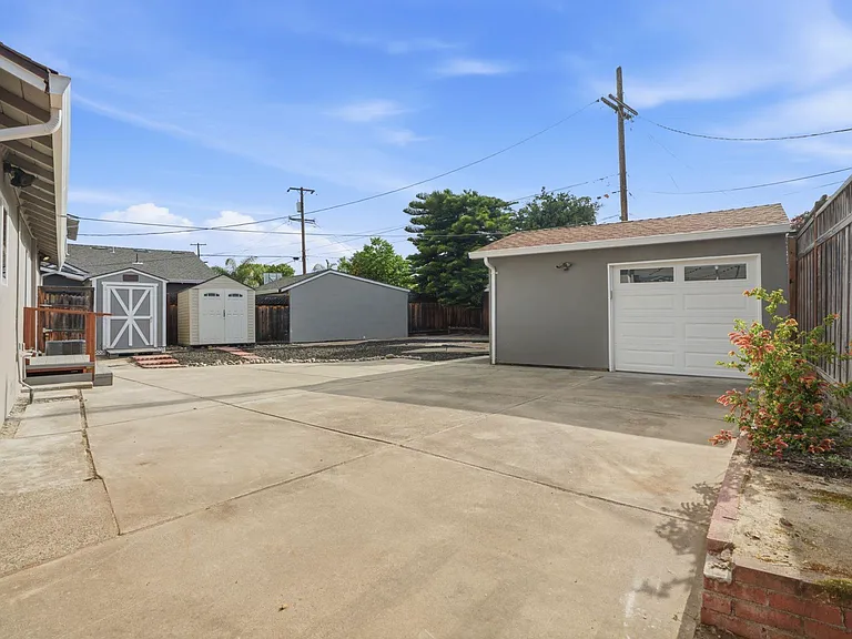 853 Sunset Dr — Photo 28