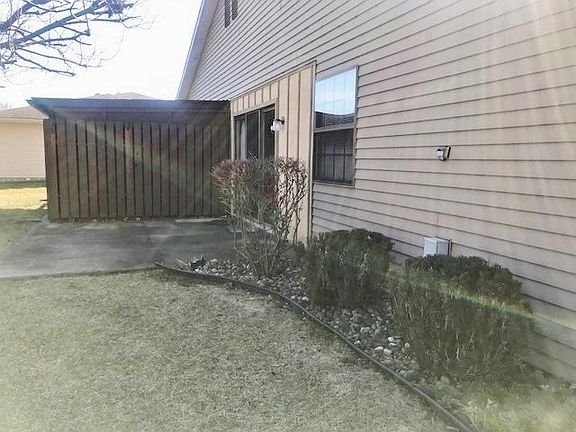 3rd image of 711A Arcadia Ct
