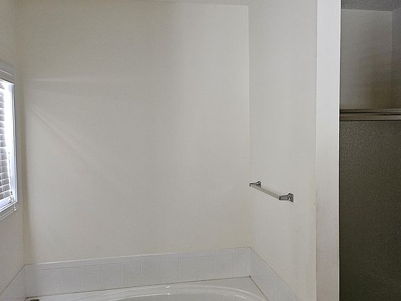 5th image of 4309 Sunset Woods Ct