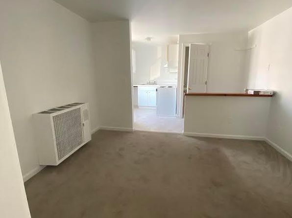 592 Lafayette Rd APT 2B