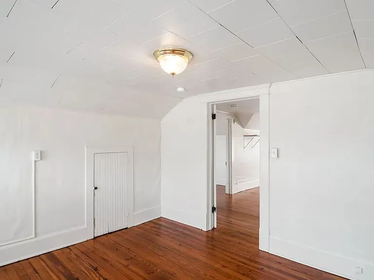 2021 Chapel Hill Rd #C — Photo 4