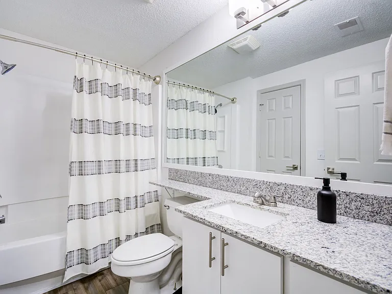 The Waters at Chenal Apartments — Photo 15