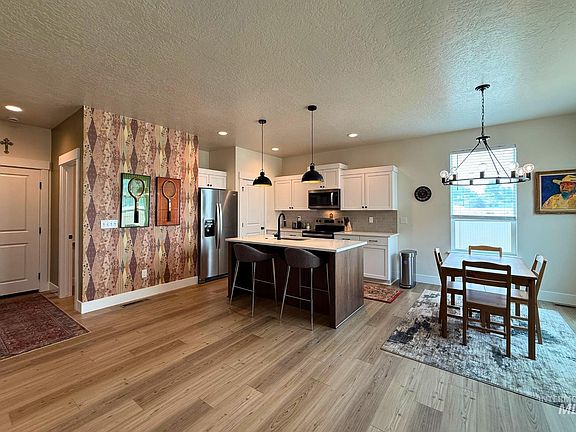 4th image of 2903 Bandit Ln