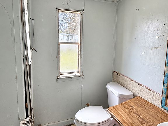 3rd image of 2166 Belview Rd #48