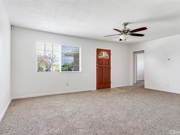 3rd image of 8955 Holly Ln