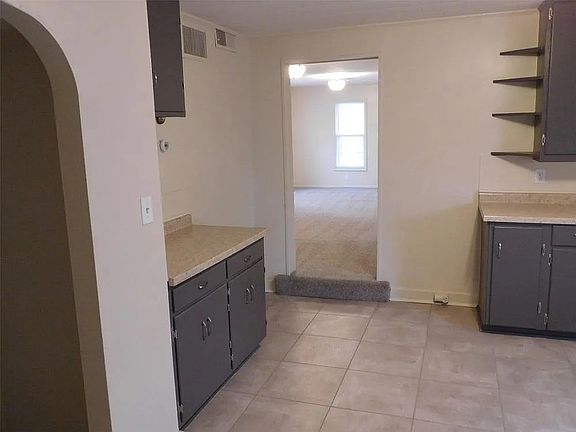 5th image of 1100 Park St