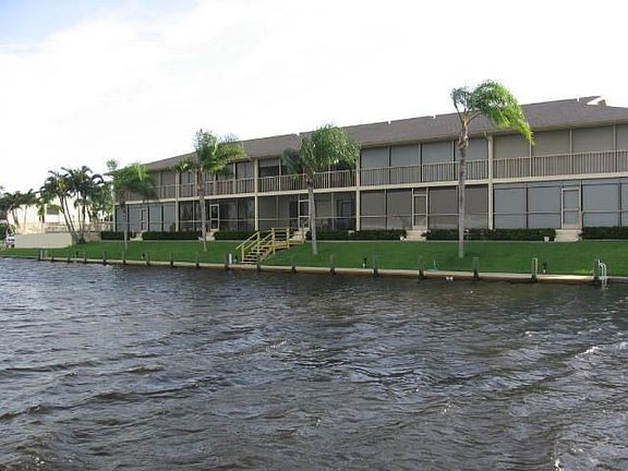 This unit has stairs down to the Boardwalk