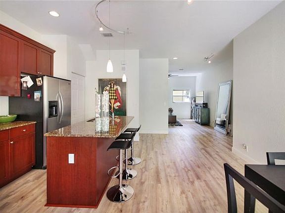 3rd image of 738 SE 12th Ct #1