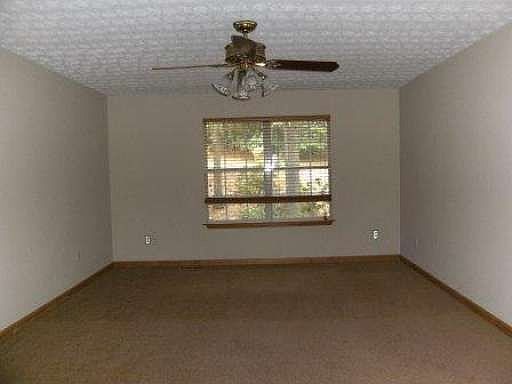2nd image of 6652 Windwood Cir