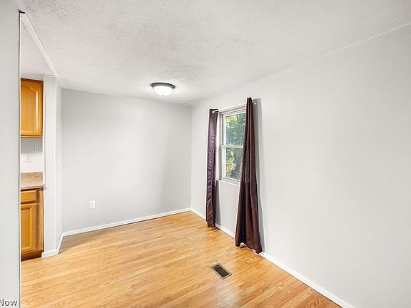 5th image of 58 Rock Ridge Rd
