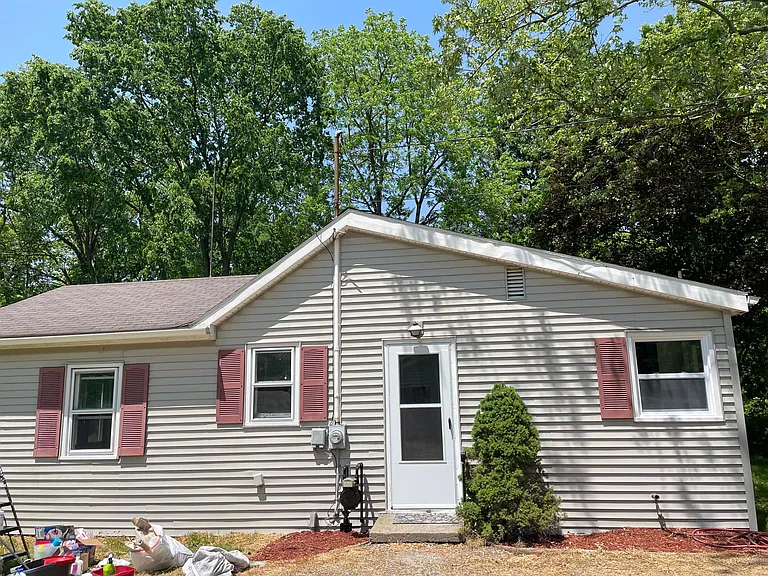 1207 Jennings Ave — Photo 8