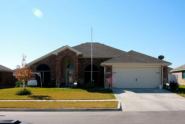 1st image of 304 Leo Ln