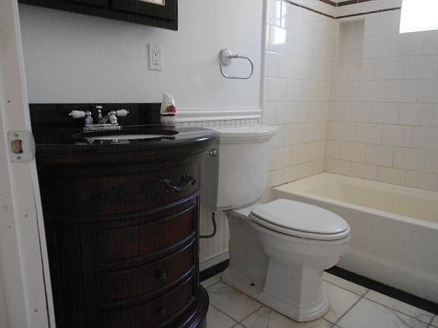 2nd image of 1155 Eucalyptus Dr