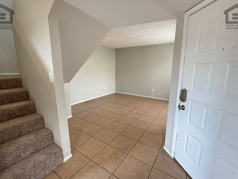 1765 E Pepper Cir — Photo 13