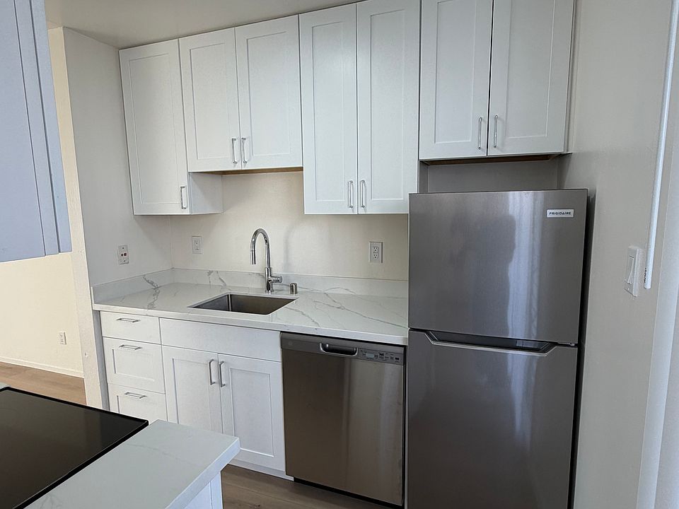 1st image of 1635-1637 Leavenworth St #304