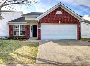 101 Charlton Wynde Dr, Louisville, KY 40245