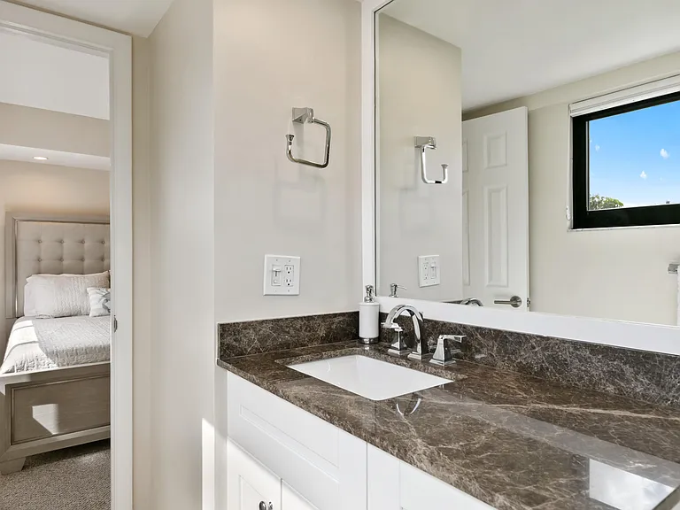 665 SE 21st Ave #104 — Photo 33