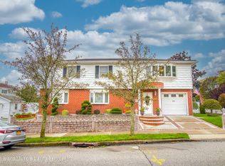 54 Spratt Ave, Staten Island, NY 10306