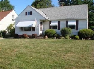 4989 N Barton Rd, Lyndhurst, OH 44124