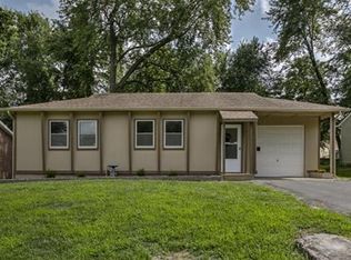 915 NE 45th St, Kansas City, MO 64116