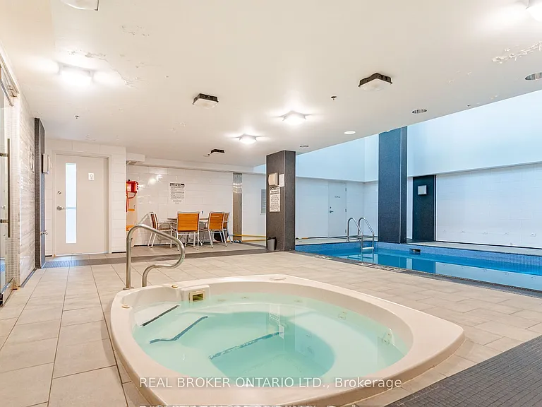 21 Carlton St #1310 — Photo 16
