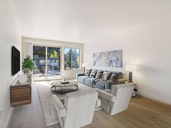 4th image of 550 Bellevue Way SE