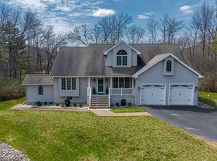 68 Mossy Point Rd, Ticonderoga, NY 12883