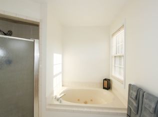 461 Thoroughbred Dr, Charles Town, WV 25414