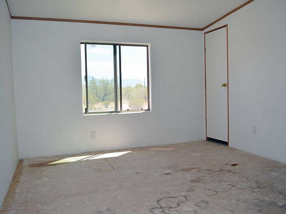 4th image of 6450 E Noyes St