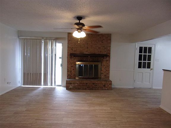5th image of 805 Monique Pl