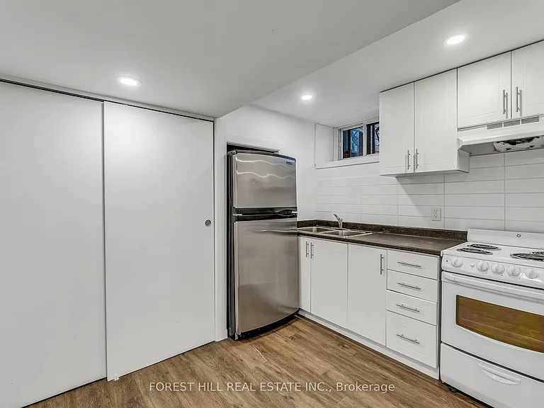 5 Woodenhill Ct #BASEMENT — Photo 10