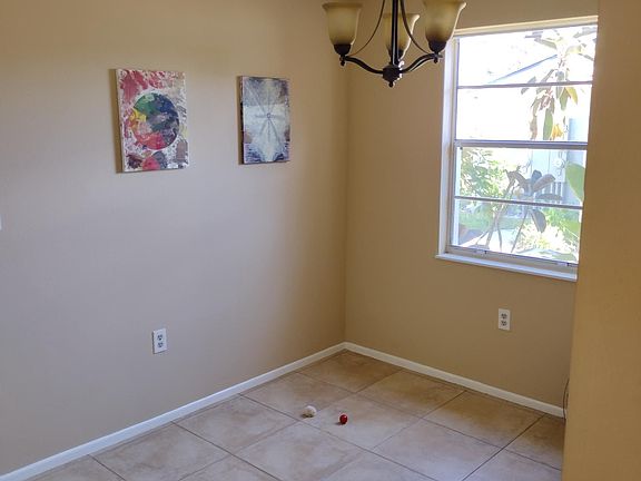 3rd image of 411 Dorchester Sq #411