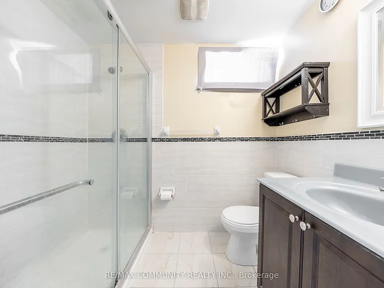 72 Lampman Dr #BASEMENT — Photo 16