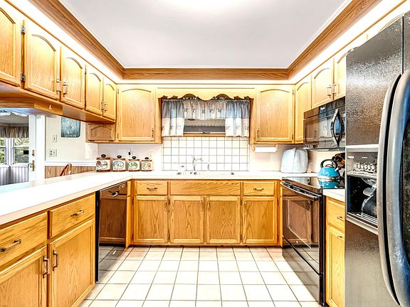 2nd image of 5 Normand Court